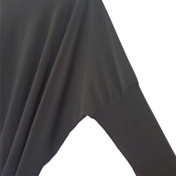 Marallis |  Classic Black Blouse - Picture 4 of 7